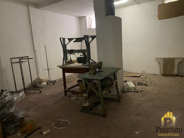 locale di sgombero in vendita a Roma in zona La Pisana