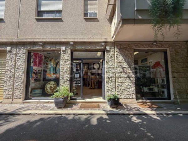 negozio in vendita a Roma in zona Torrino