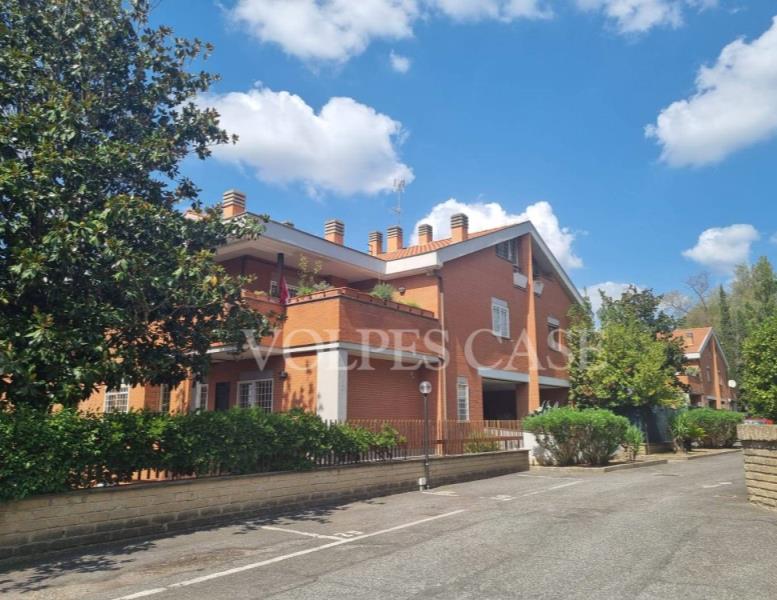 appartamento in vendita a Roma in zona Prima Porta