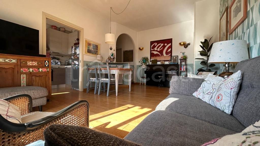 appartamento in vendita a Roma in zona Appio Pignatelli