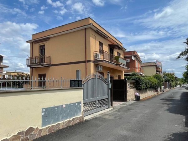 appartamento in vendita a Roma in zona Tor Vergata/Torrenova
