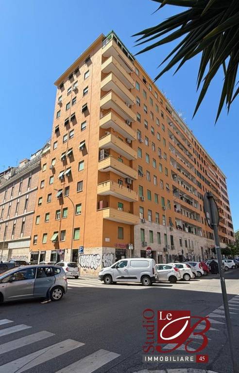 appartamento in vendita a Roma in zona Tuscolano