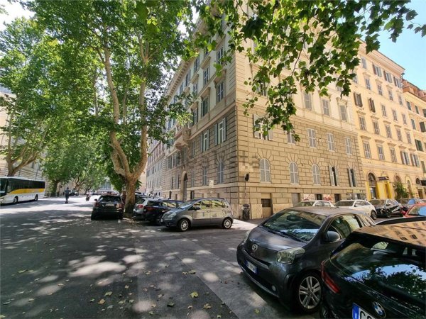appartamento in vendita a Roma in zona Castro Pretorio