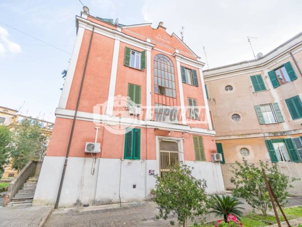 appartamento in vendita a Roma in zona Ostiense