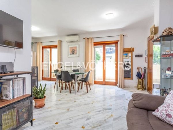 appartamento in vendita a Roma in zona Ardeatino