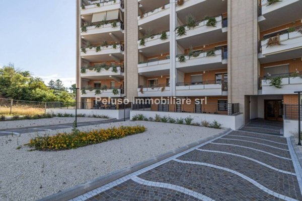 appartamento in vendita a Roma in zona Torre Gaia