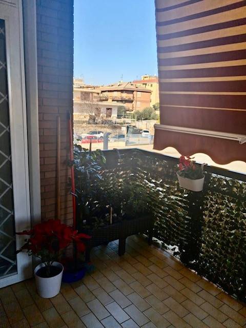 appartamento in vendita a Roma in zona Torre Maura
