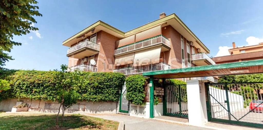 appartamento in vendita a Roma in zona Torre Maura