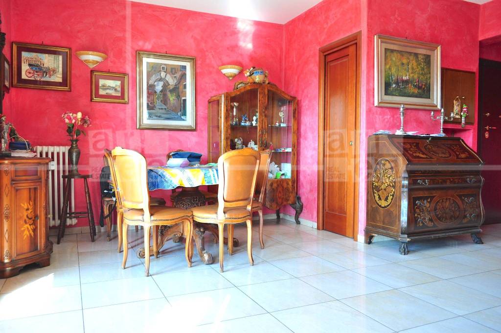 appartamento in vendita a Roma in zona Ardeatino
