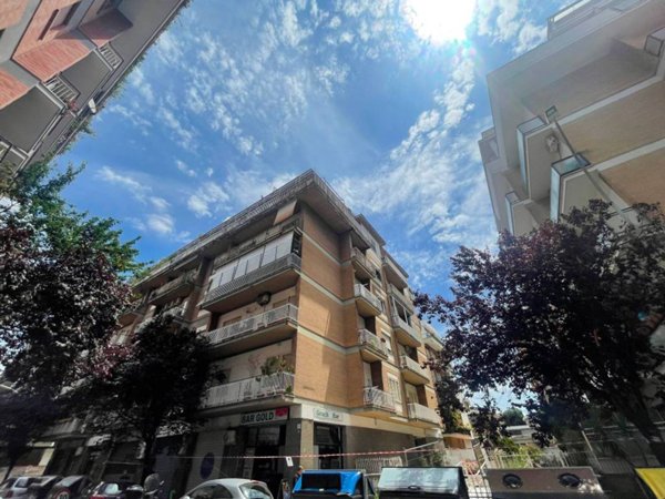 appartamento in vendita a Roma in zona Appio Latino