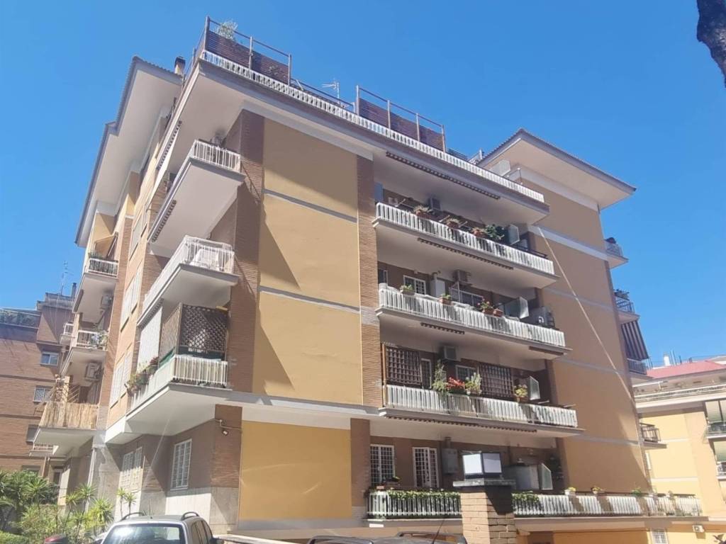 appartamento in vendita a Roma in zona Monte Sacro/Talenti