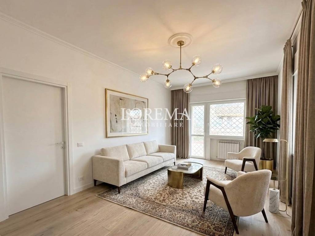 appartamento in vendita a Roma in zona Axa