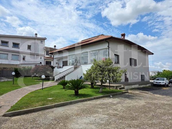 casa indipendente in vendita a Roma in zona Corviale