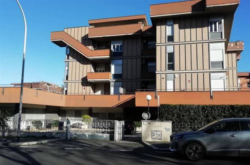 appartamento in vendita a Roma in zona Vigna Murata