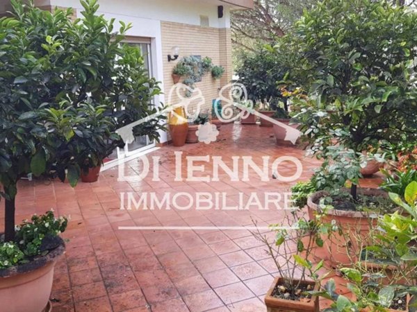 appartamento in vendita a Roma in zona Tor di Quinto