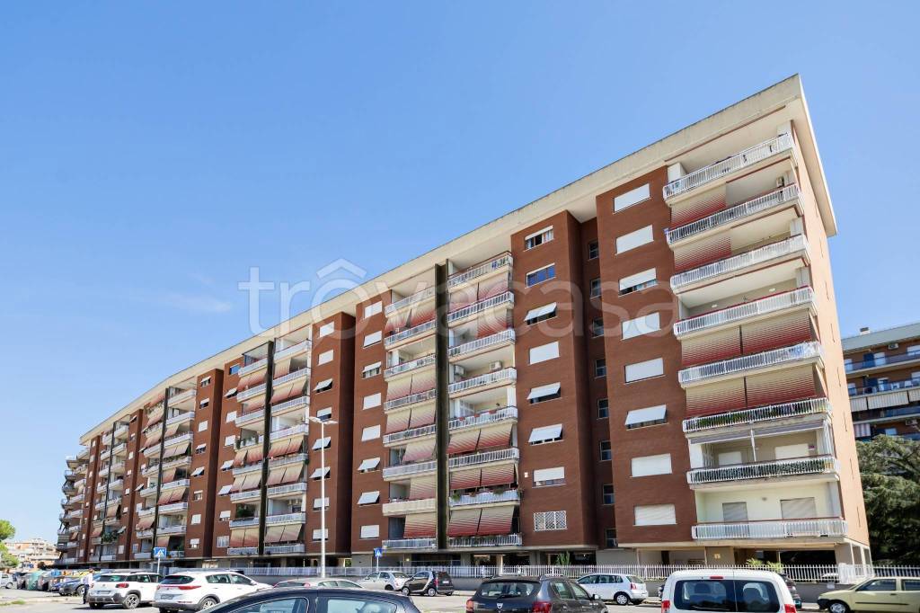 appartamento in vendita a Roma in zona Torre Maura