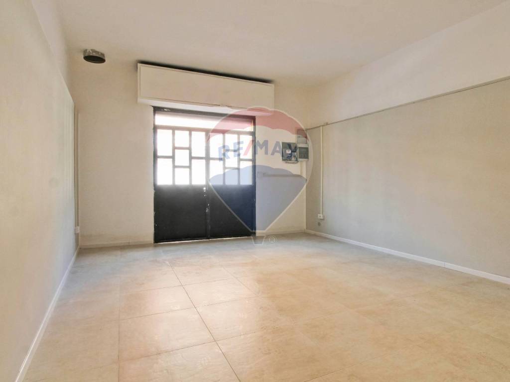 negozio in vendita a Roma in zona La Pisana