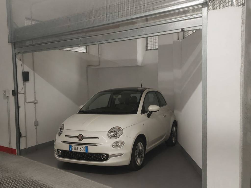locale di sgombero in vendita a Roma in zona Portuense