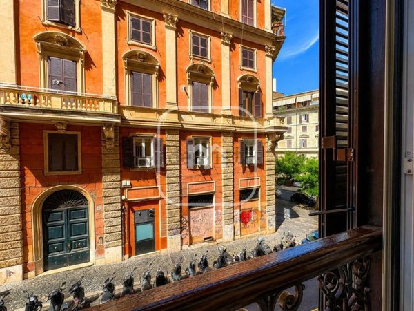 appartamento in vendita a Roma in zona Trastevere