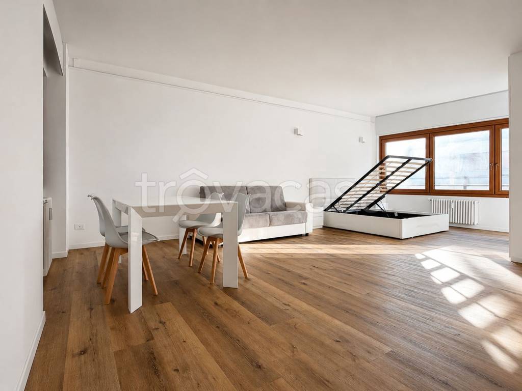 appartamento in vendita a Roma in zona Ostiense