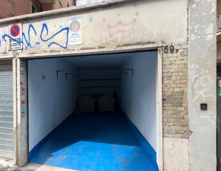 casa semindipendente in vendita a Roma in zona Appio Latino