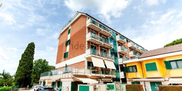 appartamento in vendita a Roma in zona Corviale