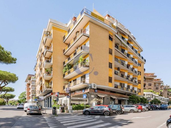 appartamento in vendita a Roma in zona Ardeatino