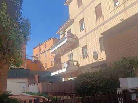 appartamento in vendita a Roma in zona Vitinia