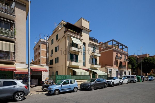 appartamento in vendita a Roma in zona Prenestino-Centocelle