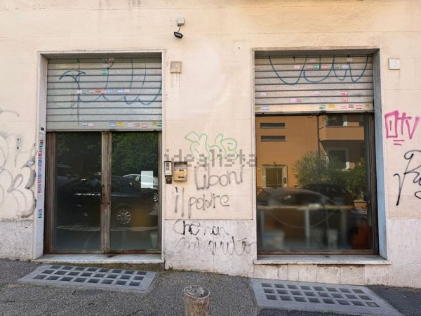 casa indipendente in vendita a Roma in zona Tuscolano