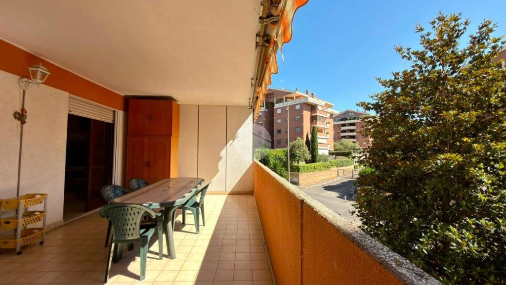 appartamento in vendita a Roma in zona Ardeatino