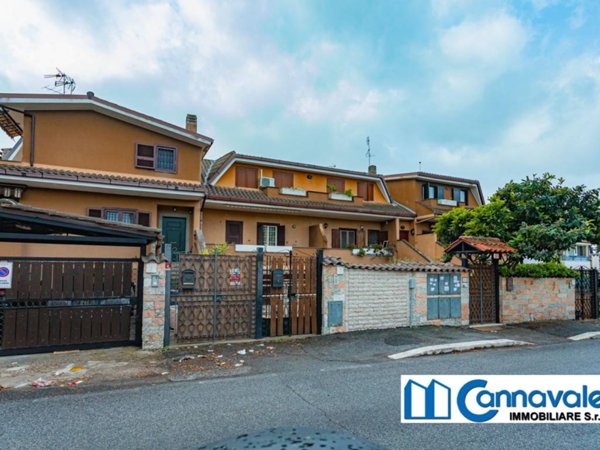 casa indipendente in vendita a Roma in zona Infernetto