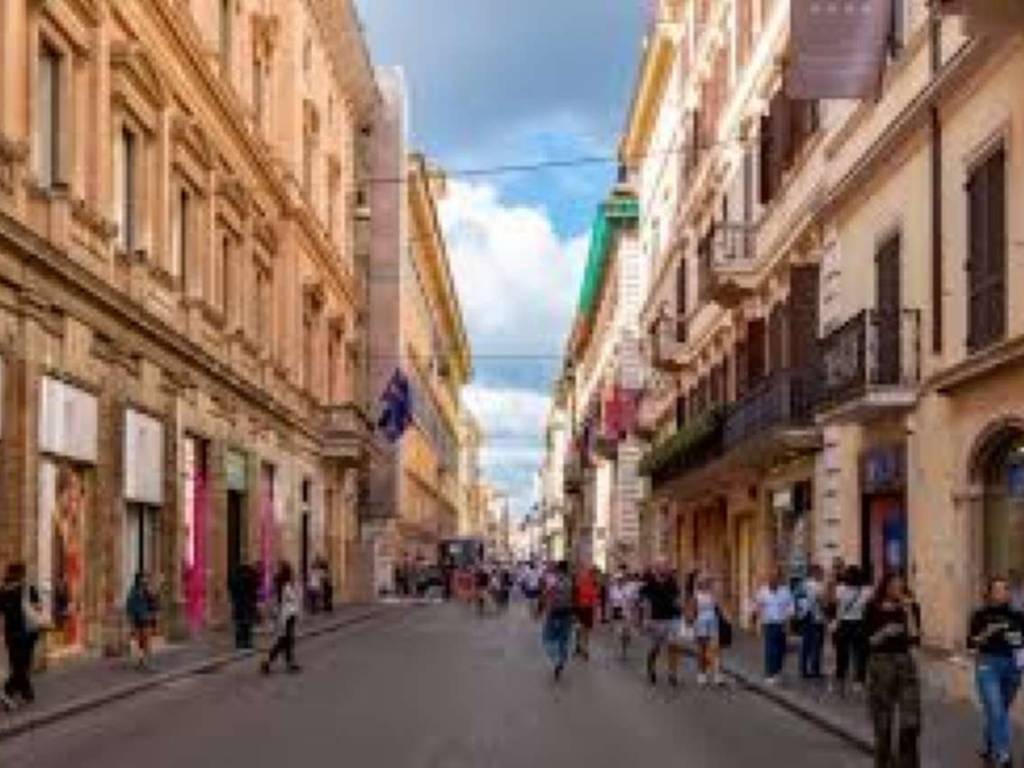 negozio in vendita a Roma in zona Campo Marzio