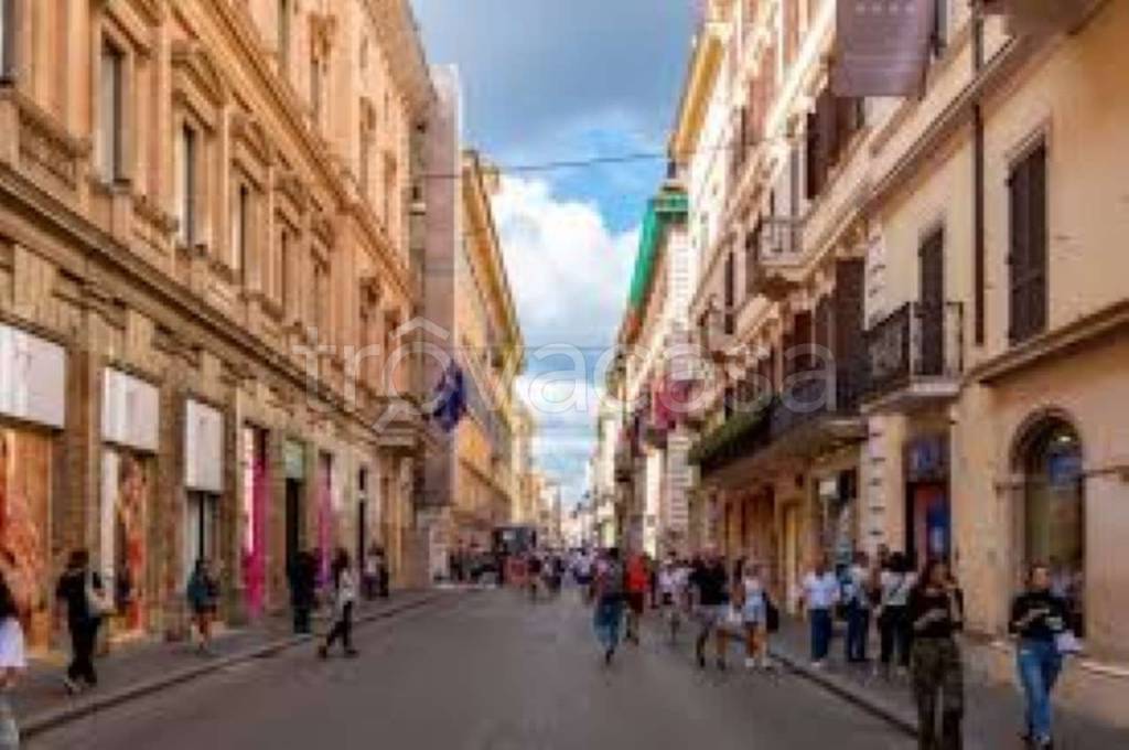 negozio in vendita a Roma in zona Campo Marzio