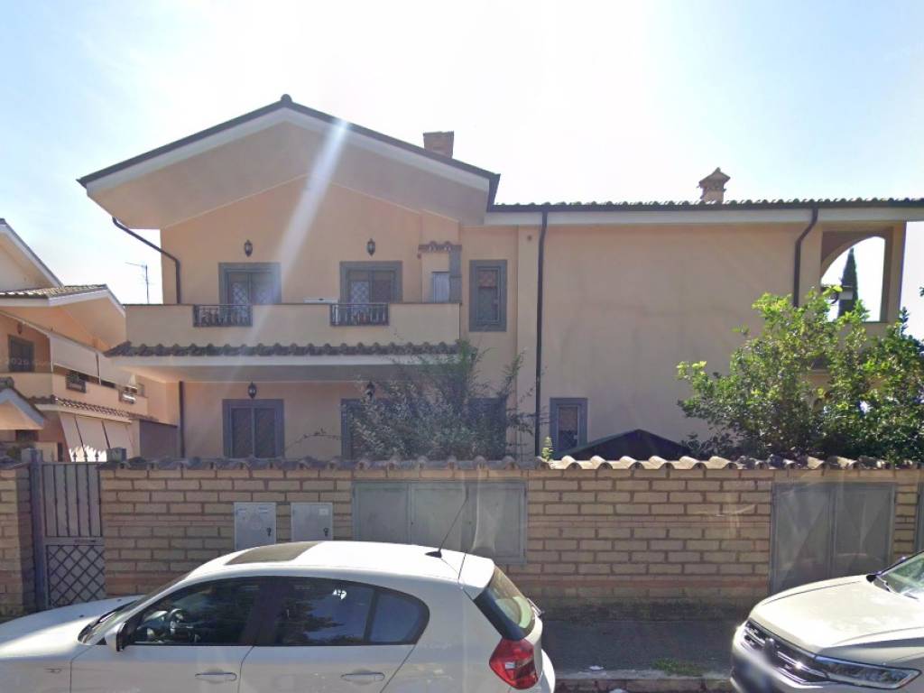 appartamento in vendita a Roma in zona Infernetto