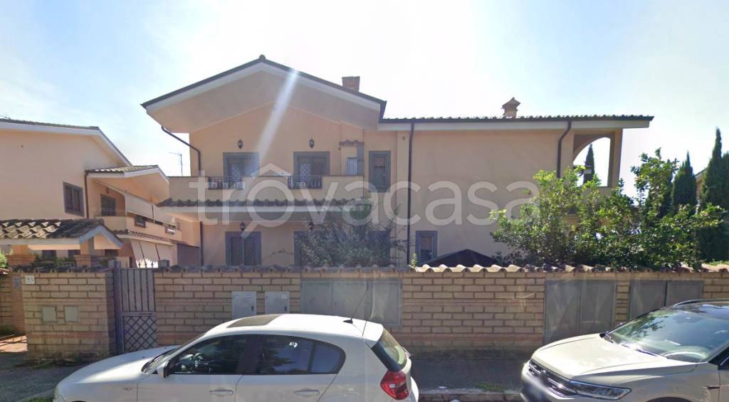 appartamento in vendita a Roma in zona Infernetto