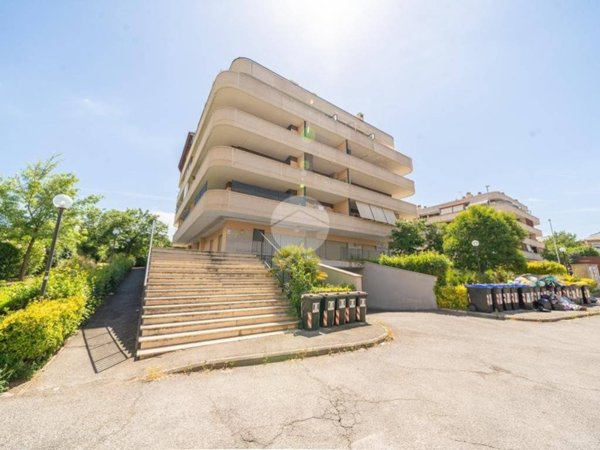 appartamento in vendita a Roma in zona Ponte di Nona