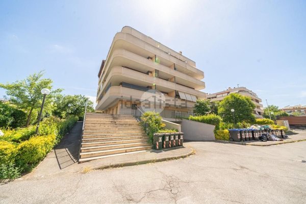appartamento in vendita a Roma in zona Ponte di Nona