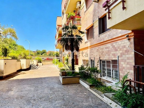 appartamento in vendita a Roma in zona Gianicolense