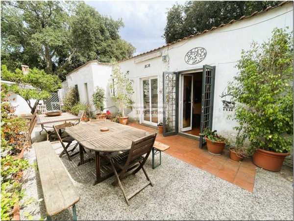casa indipendente in vendita a Roma in zona Trigoria