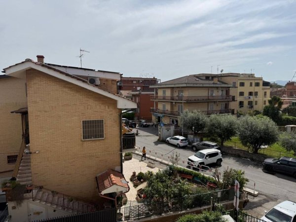 appartamento in vendita a Roma in zona Torre Maura