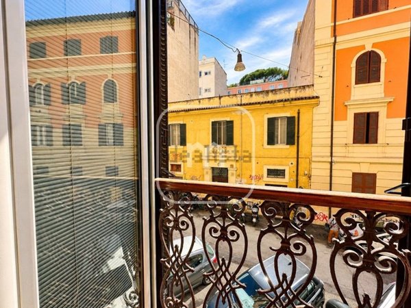 appartamento in vendita a Roma in zona Trastevere