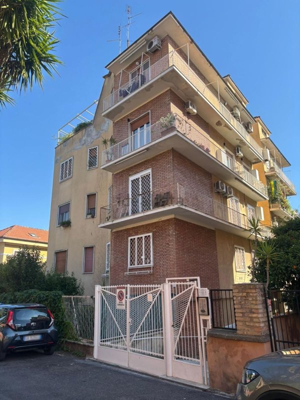 appartamento in vendita a Roma in zona Monte Sacro/Talenti