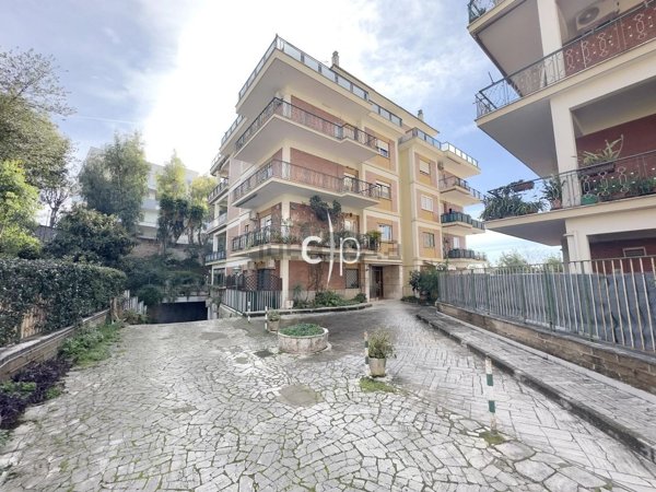 appartamento in vendita a Roma in zona Portuense