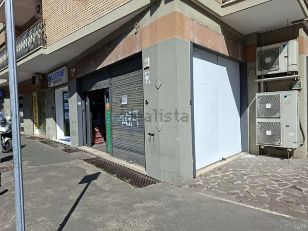 locale commerciale in vendita a Roma in zona Gianicolense