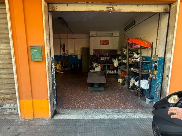 negozio in vendita a Roma in zona Torrevecchia