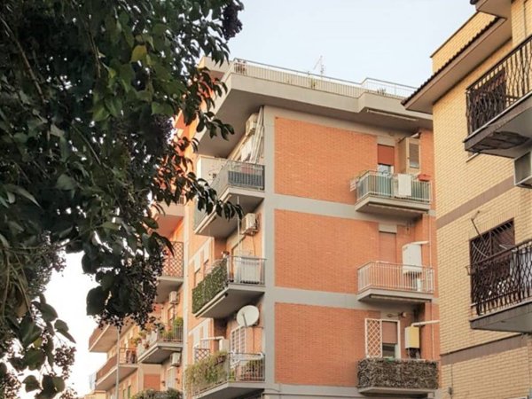 appartamento in vendita a Roma in zona Tor Bella Monaca