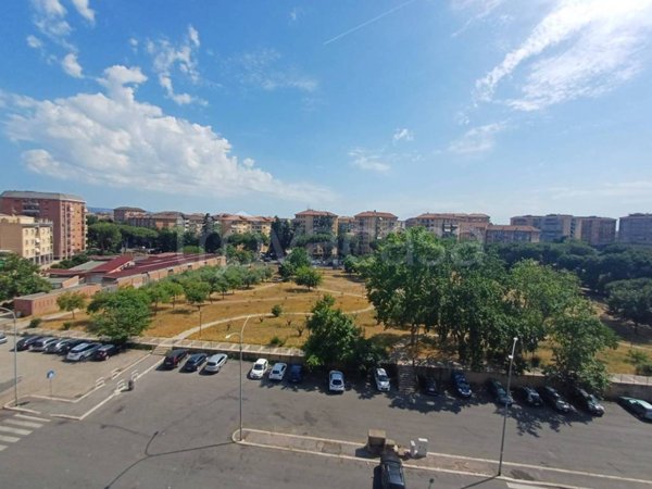 appartamento in vendita a Roma in zona Torre Spaccata