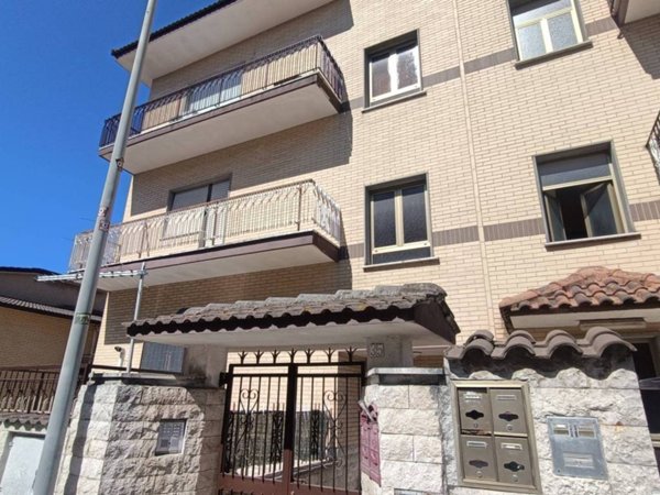 appartamento in vendita a Roma in zona Selva Candida