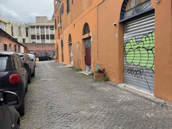 negozio in vendita a Roma in zona Tiburtino